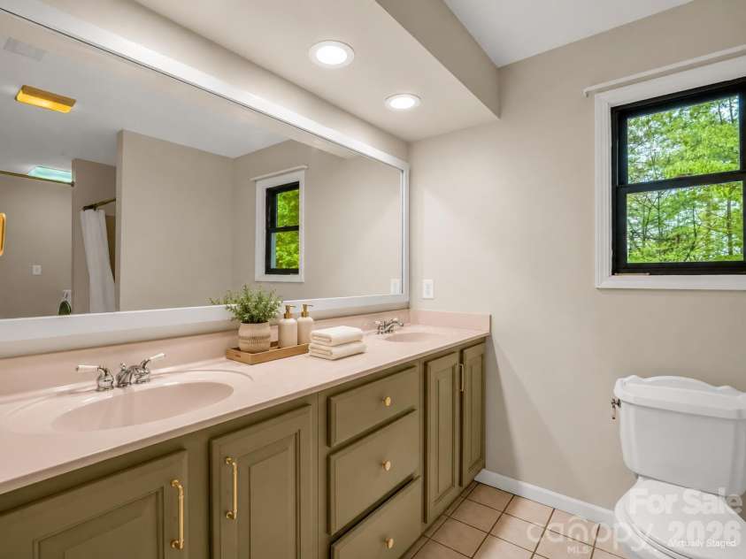 180 Canaday Drive, Brevard, NC 28712.  MLS# CAR4376218, YatesRealty ID 17017. Virtually Staged