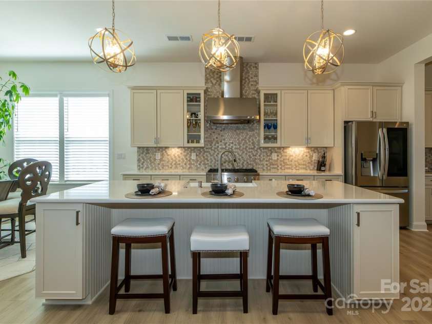 7133 Sumters Camp Trail, Fort Mill, SC 29707.  MLS# CAR4228668, YatesRealty ID 17017. Breakfast Bar