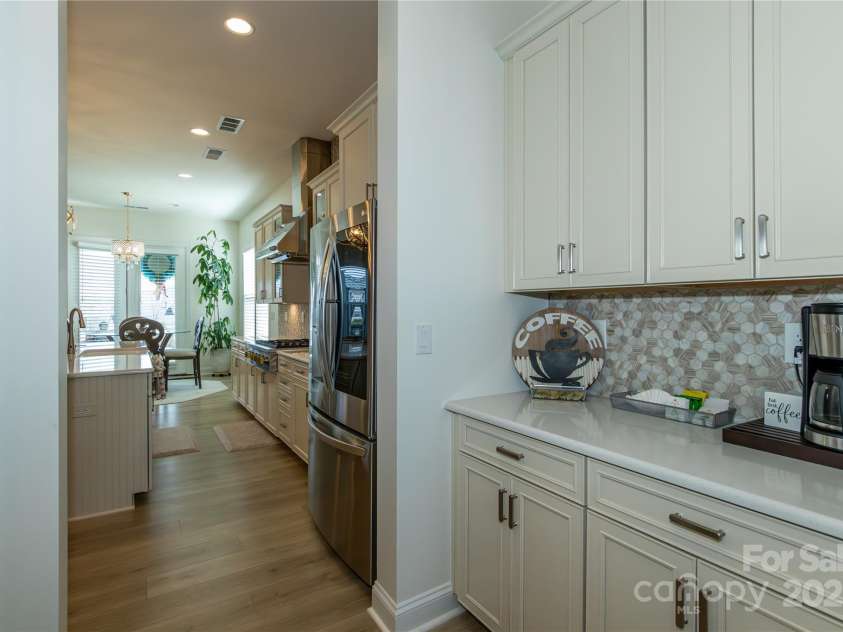 7133 Sumters Camp Trail, Fort Mill, SC 29707.  MLS# CAR4228668, YatesRealty ID 17017. Butler's Pantry