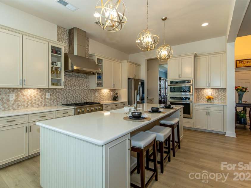 7133 Sumters Camp Trail, Fort Mill, SC 29707.  MLS# CAR4228668, YatesRealty ID 17017. Chef's Delight Kitchen