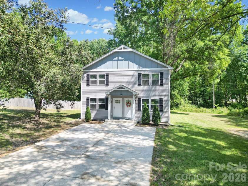 108-110 Carpenter Street, Lincolnton, NC 28092.  MLS# CAR4370802, YatesRealty ID 17018. 