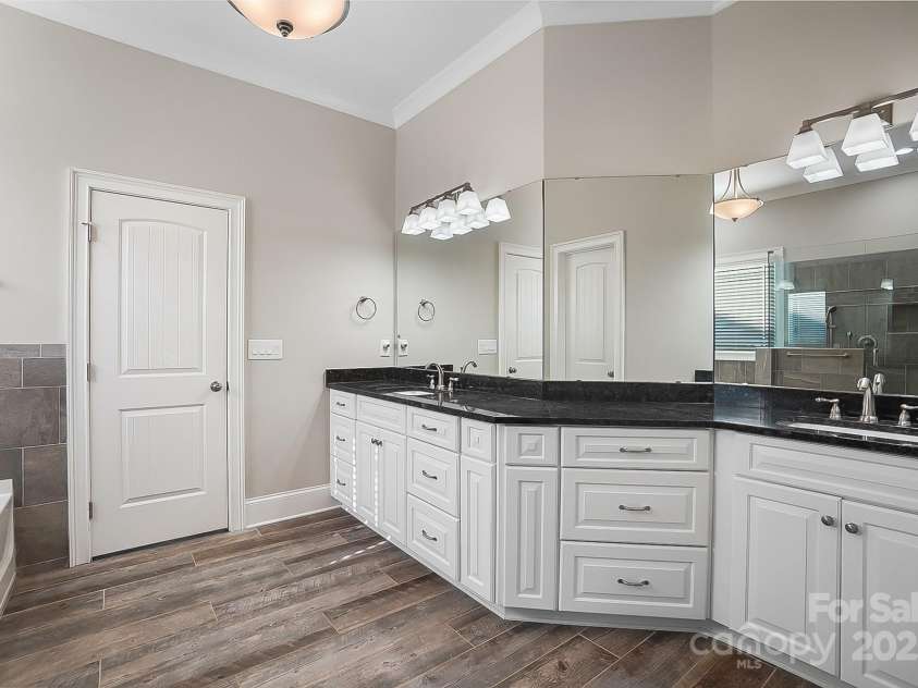 531 Coman Lane, Kings Mountain, NC 28086.  MLS# CAR4280548, YatesRealty ID 17019. 