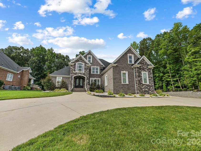 531 Coman Lane, Kings Mountain, NC 28086.  MLS# CAR4280548, YatesRealty ID 17019. 