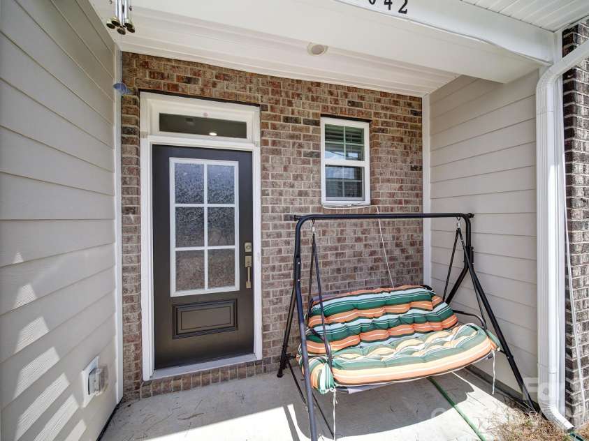 8042 Scarlet Maple Lane, Fort Mill, SC 29708.  MLS# CAR4374550, YatesRealty ID 17019. 