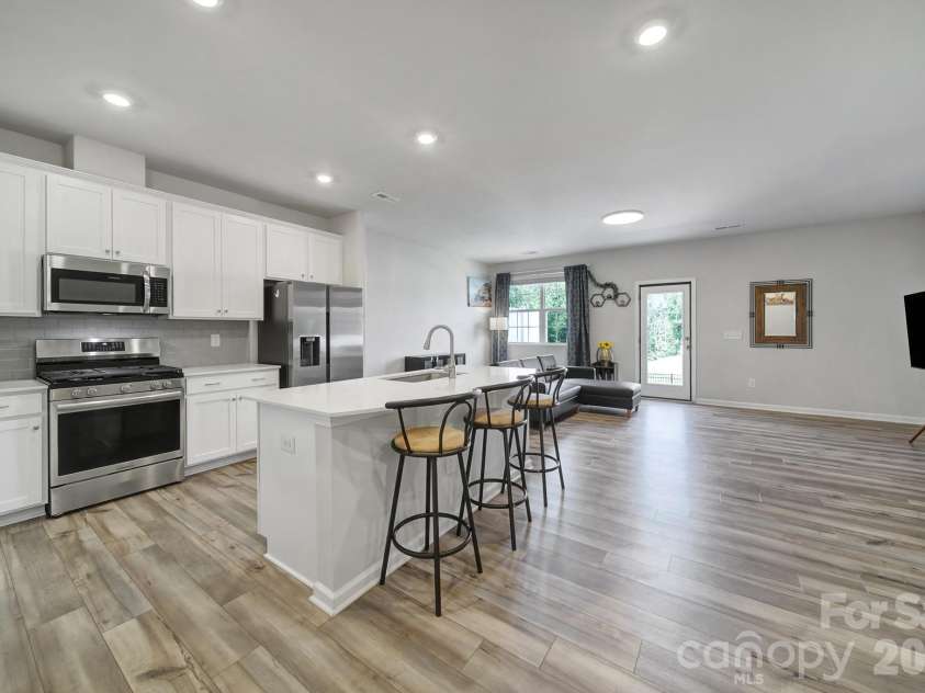 8042 Scarlet Maple Lane, Fort Mill, SC 29708.  MLS# CAR4374550, YatesRealty ID 17019. 