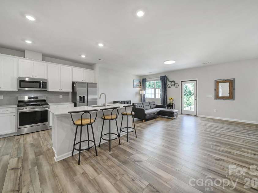 8042 Scarlet Maple Lane, Fort Mill, SC 29708.  MLS# CAR4374550, YatesRealty ID 17019. 