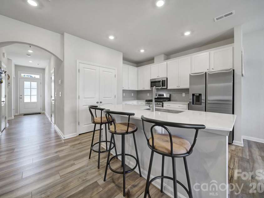 8042 Scarlet Maple Lane, Fort Mill, SC 29708.  MLS# CAR4374550, YatesRealty ID 17019. 