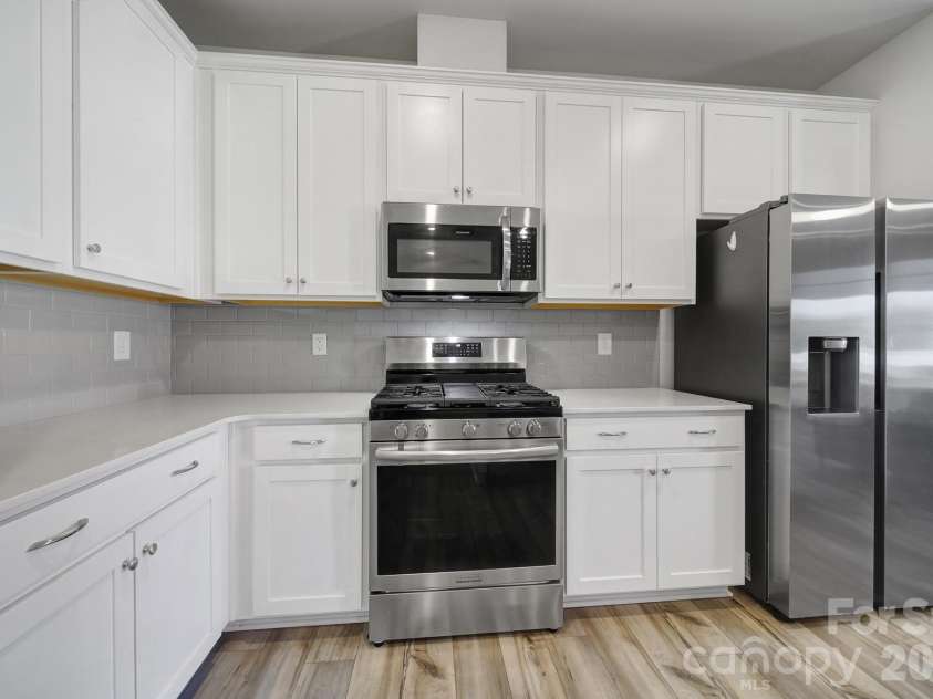 8042 Scarlet Maple Lane, Fort Mill, SC 29708.  MLS# CAR4374550, YatesRealty ID 17019. 