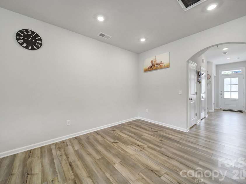 8042 Scarlet Maple Lane, Fort Mill, SC 29708.  MLS# CAR4374550, YatesRealty ID 17019. 