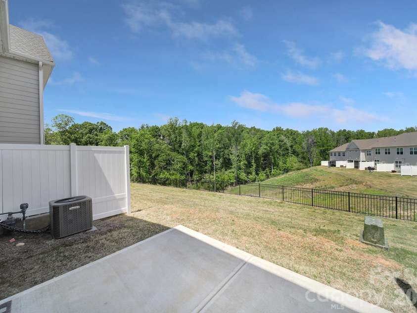 8042 Scarlet Maple Lane, Fort Mill, SC 29708.  MLS# CAR4374550, YatesRealty ID 17019. 