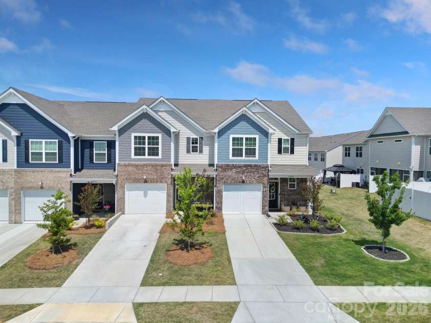 8042 Scarlet Maple Lane, Fort Mill, SC 29708.  MLS# CAR4374550, YatesRealty ID 17019. 
