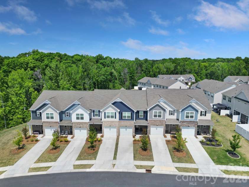 8042 Scarlet Maple Lane, Fort Mill, SC 29708.  MLS# CAR4374550, YatesRealty ID 17019. 