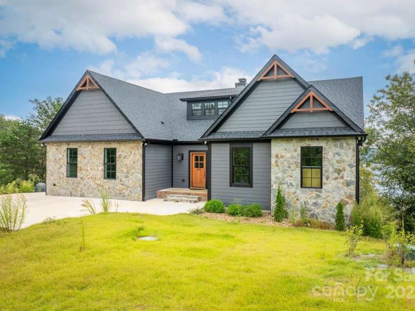 464 LakeCrest Drive, Nebo, NC 28761.  MLS# CAR4304909, YatesRealty ID 1702. 