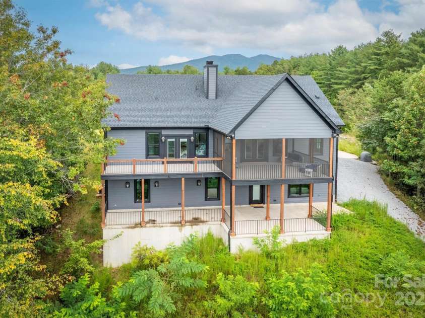 464 LakeCrest Drive, Nebo, NC 28761.  MLS# CAR4304909, YatesRealty ID 1702. 