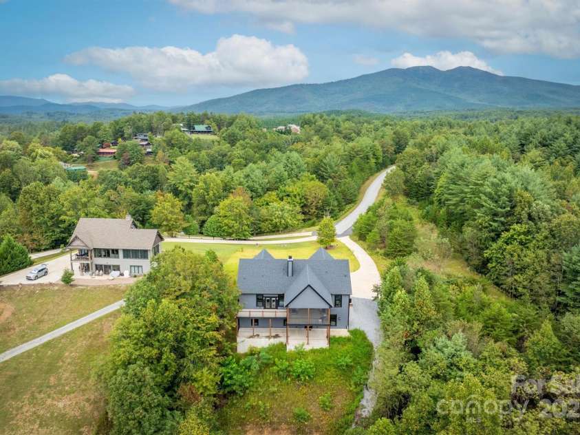 464 LakeCrest Drive, Nebo, NC 28761.  MLS# CAR4304909, YatesRealty ID 1702. 
