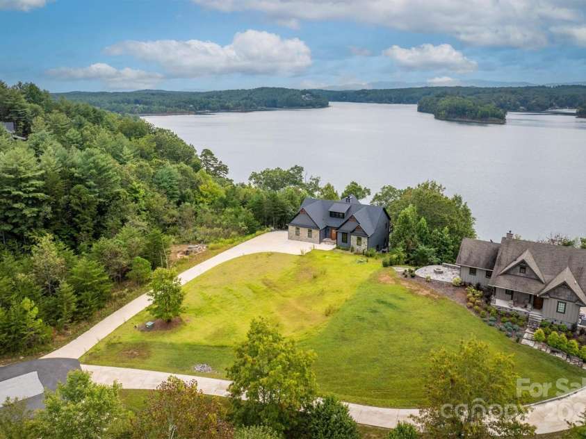 464 LakeCrest Drive, Nebo, NC 28761.  MLS# CAR4304909, YatesRealty ID 1702. 