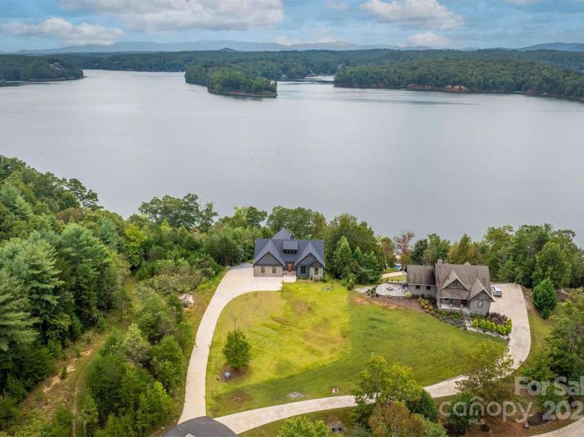 464 LakeCrest Drive, Nebo, NC 28761.  MLS# CAR4304909, YatesRealty ID 1702. 