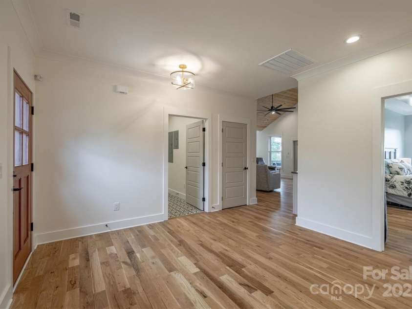 464 LakeCrest Drive, Nebo, NC 28761.  MLS# CAR4304909, YatesRealty ID 1702. 