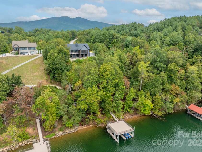 464 LakeCrest Drive, Nebo, NC 28761.  MLS# CAR4304909, YatesRealty ID 1702. 