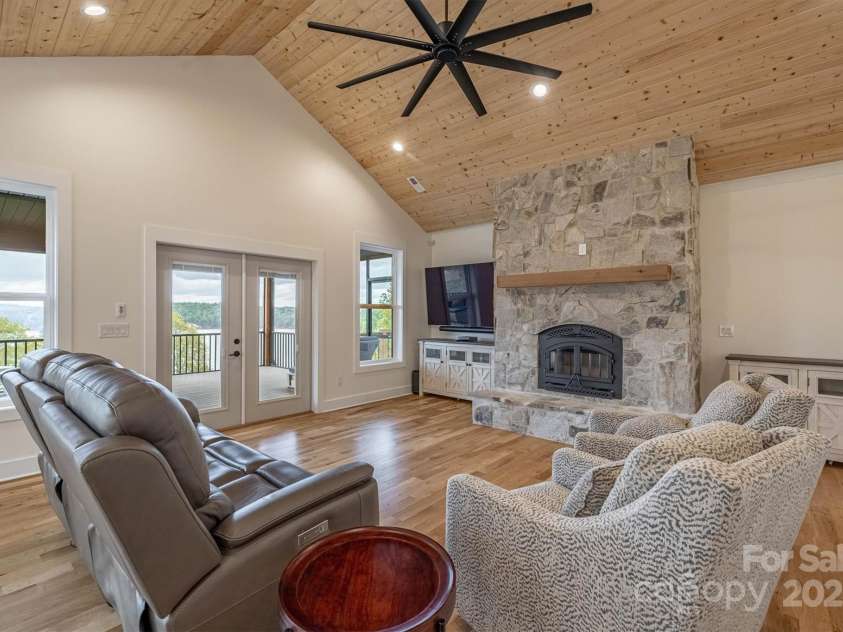 464 LakeCrest Drive, Nebo, NC 28761.  MLS# CAR4304909, YatesRealty ID 1702. 