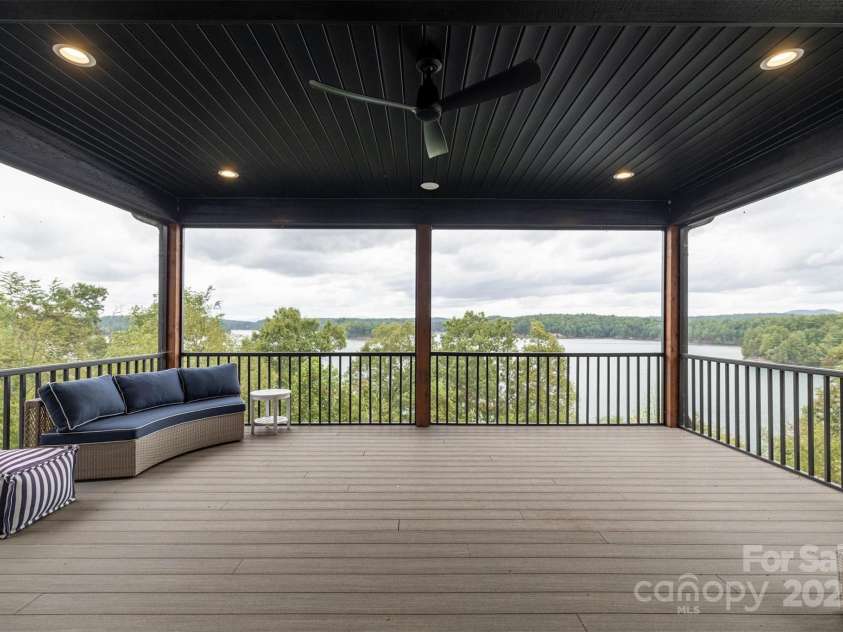 464 LakeCrest Drive, Nebo, NC 28761.  MLS# CAR4304909, YatesRealty ID 1702. 