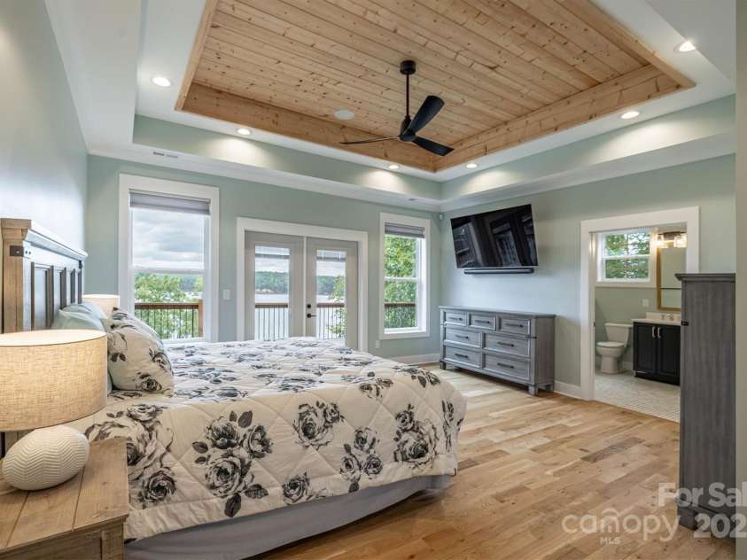 464 LakeCrest Drive, Nebo, NC 28761.  MLS# CAR4304909, YatesRealty ID 1702. 