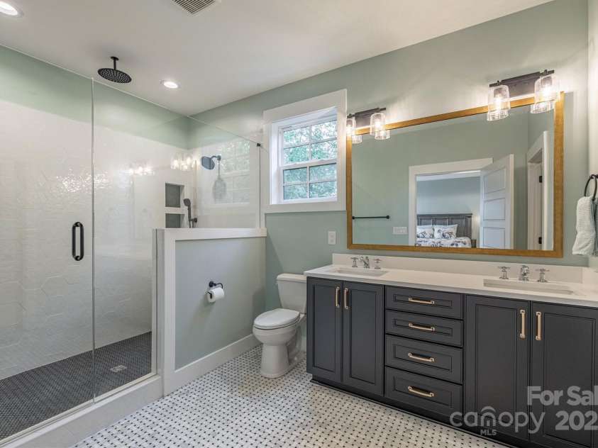 464 LakeCrest Drive, Nebo, NC 28761.  MLS# CAR4304909, YatesRealty ID 1702. 