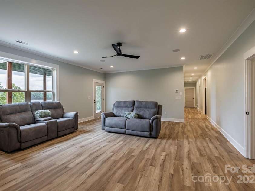 464 LakeCrest Drive, Nebo, NC 28761.  MLS# CAR4304909, YatesRealty ID 1702. 