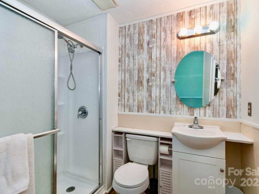 5304 Split Oak Drive, Charlotte, NC 28227.  MLS# CAR4226696, YatesRealty ID 1702. 