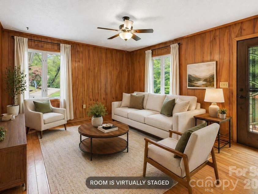 959 Oakmont Drive, Canton, NC 28716.  MLS# CAR4375943, YatesRealty ID 17020. Virtually Staged