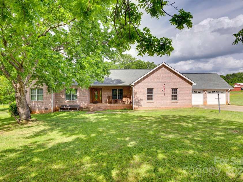 1221 Edgefield Road, York, SC 29745.  MLS# CAR4251853, YatesRealty ID 17021. 