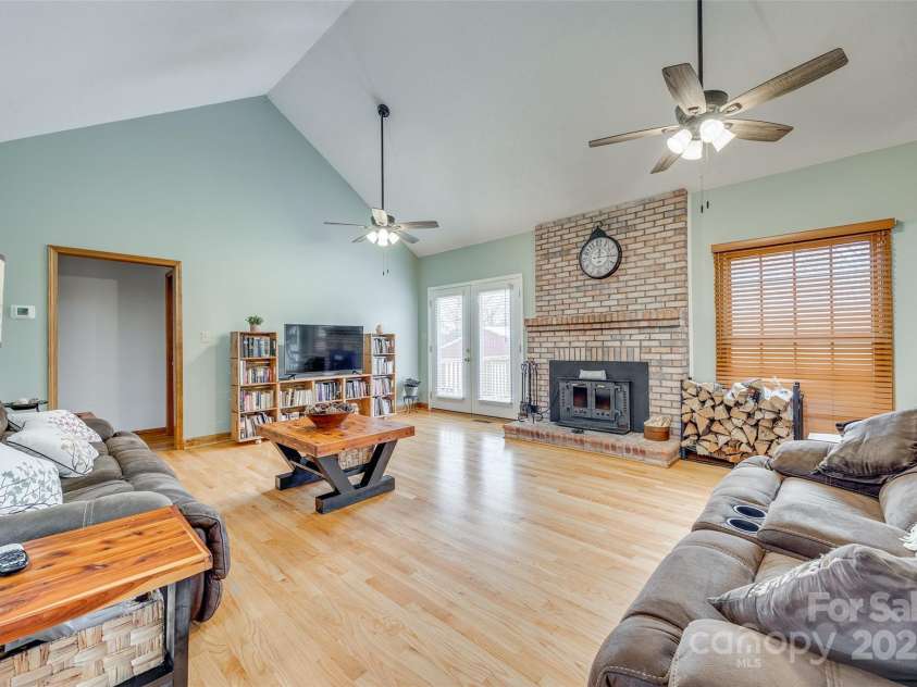 1221 Edgefield Road, York, SC 29745.  MLS# CAR4251853, YatesRealty ID 17021. 