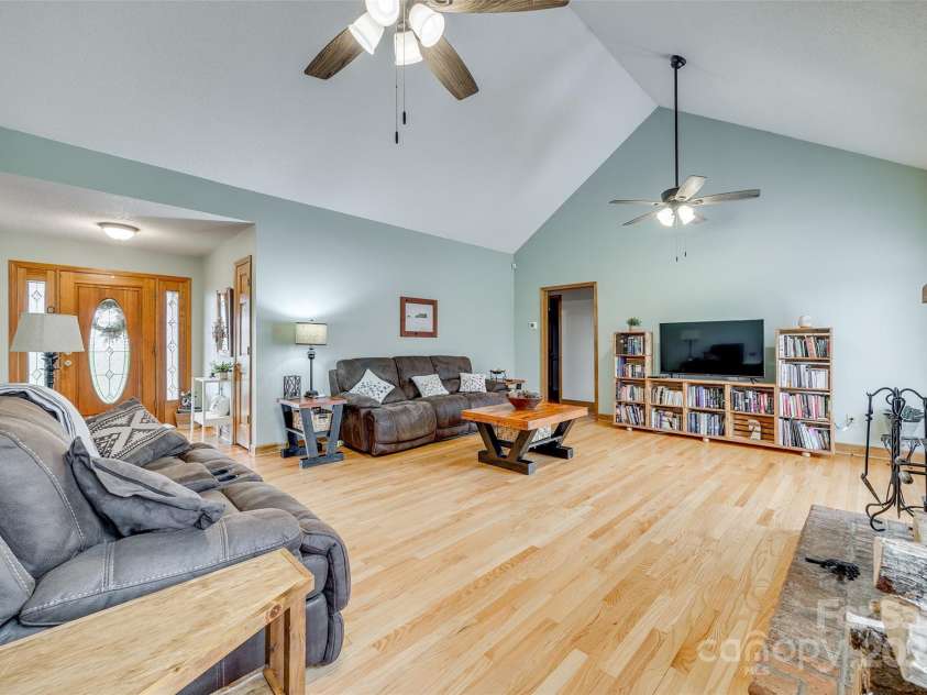 1221 Edgefield Road, York, SC 29745.  MLS# CAR4251853, YatesRealty ID 17021. 