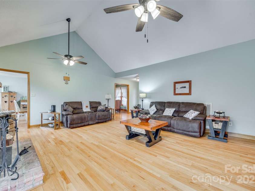 1221 Edgefield Road, York, SC 29745.  MLS# CAR4251853, YatesRealty ID 17021. 