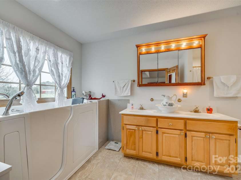 1221 Edgefield Road, York, SC 29745.  MLS# CAR4251853, YatesRealty ID 17021. 