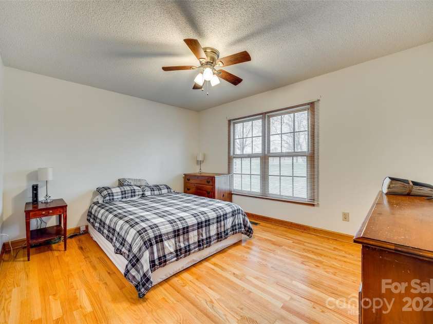 1221 Edgefield Road, York, SC 29745.  MLS# CAR4251853, YatesRealty ID 17021. 