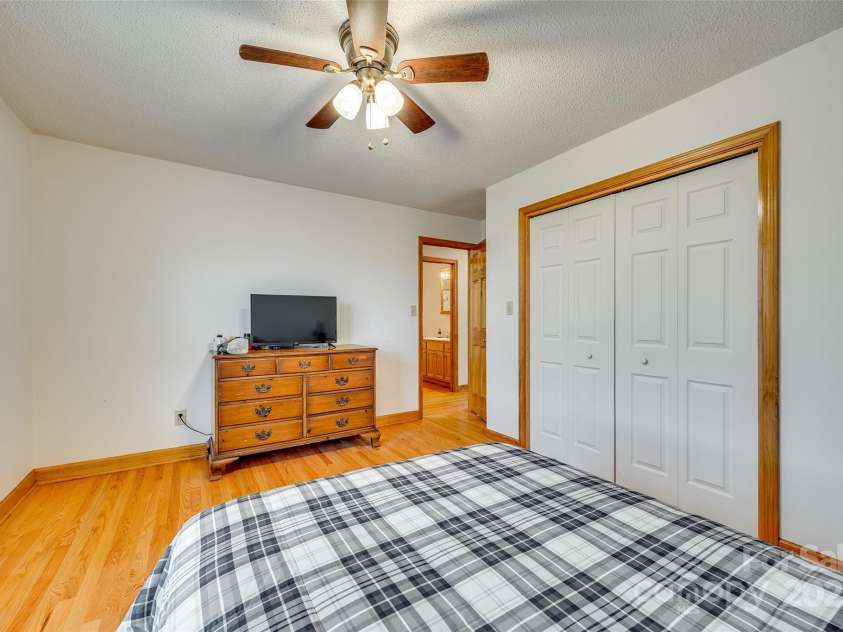 1221 Edgefield Road, York, SC 29745.  MLS# CAR4251853, YatesRealty ID 17021. 