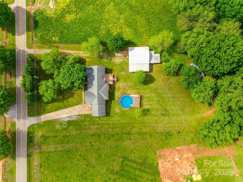 1221 Edgefield Road, York, SC 29745.  MLS# CAR4251853, YatesRealty ID 17021. 