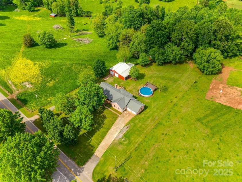 1221 Edgefield Road, York, SC 29745.  MLS# CAR4251853, YatesRealty ID 17021. 