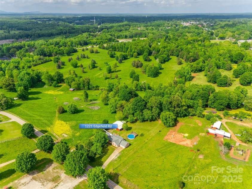 1221 Edgefield Road, York, SC 29745.  MLS# CAR4251853, YatesRealty ID 17021. 