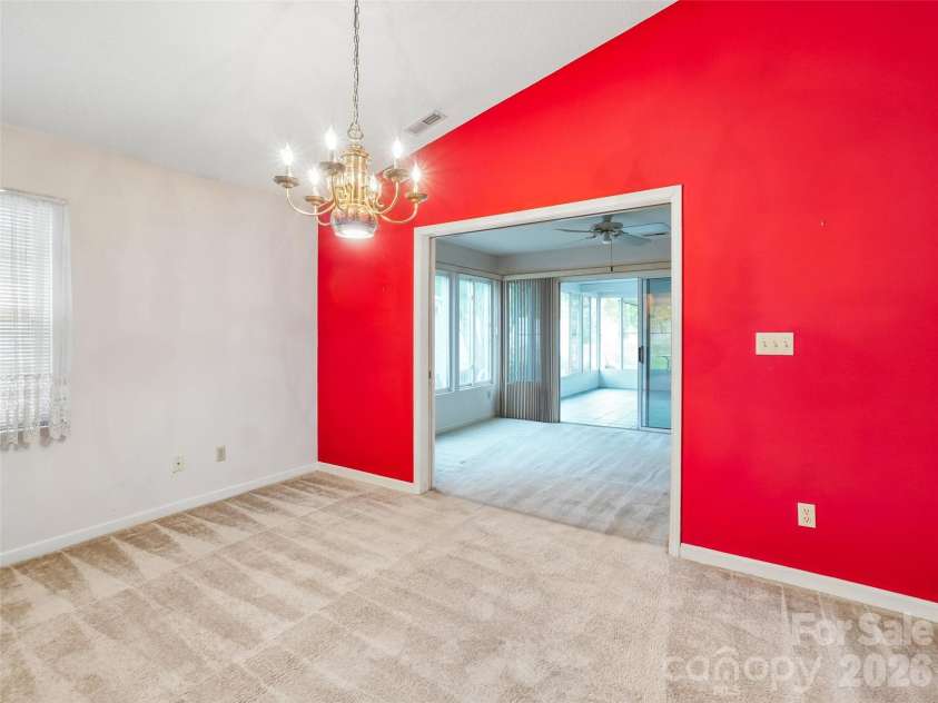 21 Heather Way, Candler, NC 28715.  MLS# CAR4375455, YatesRealty ID 17021. 