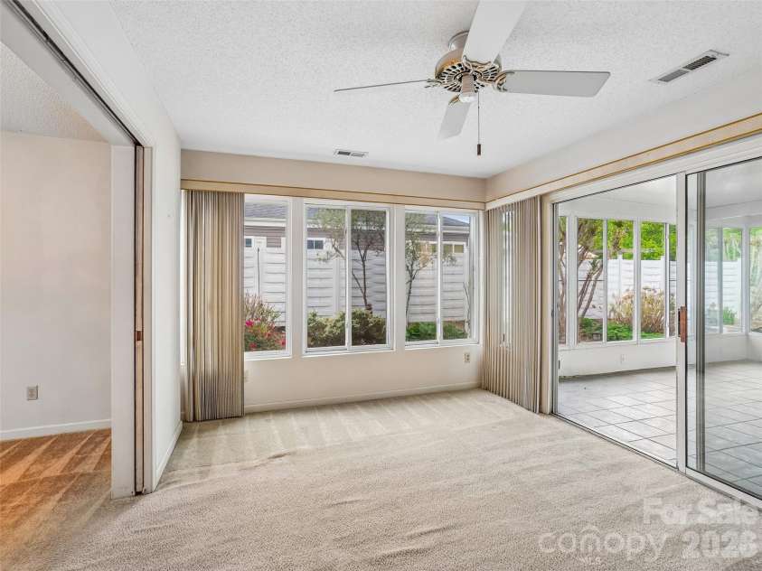 21 Heather Way, Candler, NC 28715.  MLS# CAR4375455, YatesRealty ID 17021. 