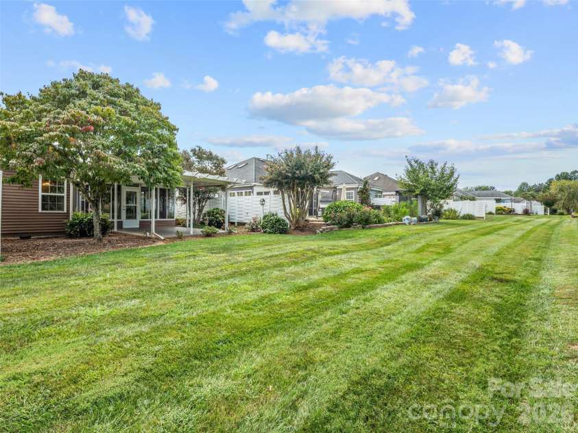 21 Heather Way, Candler, NC 28715.  MLS# CAR4423058, YatesRealty ID 17021. 