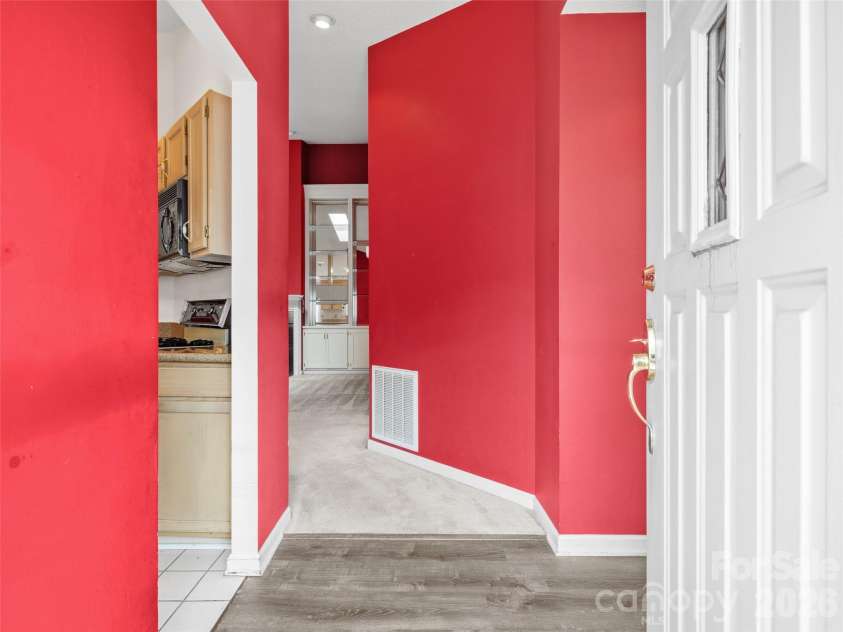 21 Heather Way, Candler, NC 28715.  MLS# CAR4423058, YatesRealty ID 17021. 