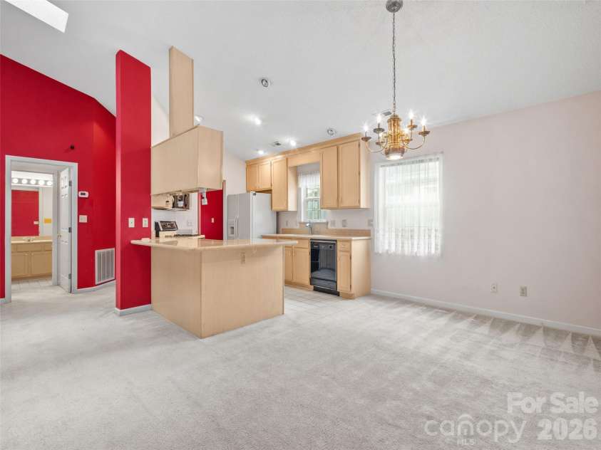 21 Heather Way, Candler, NC 28715.  MLS# CAR4423058, YatesRealty ID 17021. 