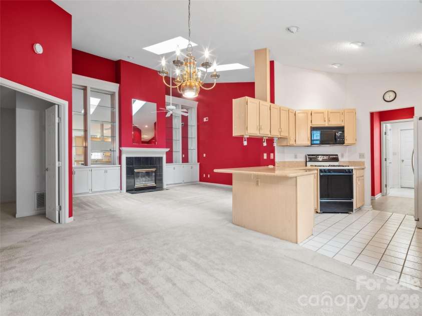 21 Heather Way, Candler, NC 28715.  MLS# CAR4423058, YatesRealty ID 17021. 