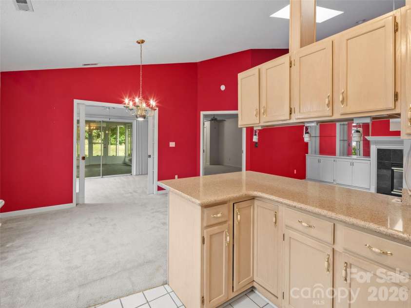 21 Heather Way, Candler, NC 28715.  MLS# CAR4423058, YatesRealty ID 17021. 