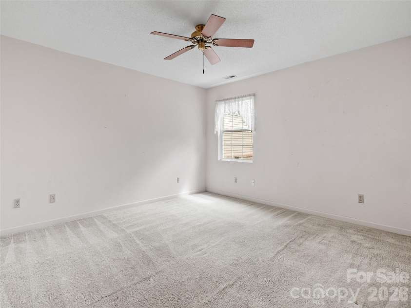 21 Heather Way, Candler, NC 28715.  MLS# CAR4423058, YatesRealty ID 17021. 