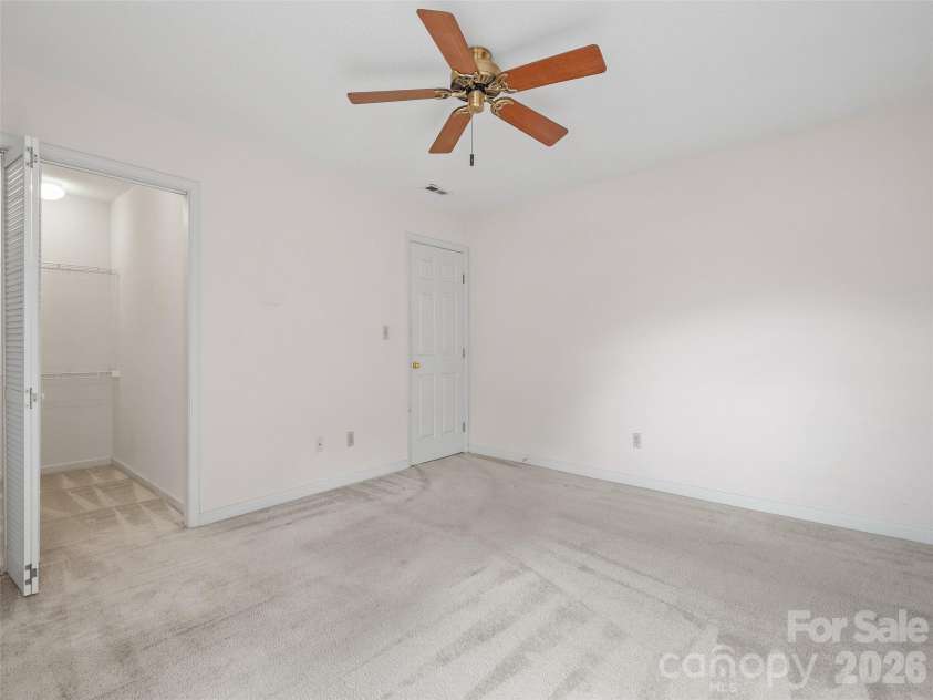 21 Heather Way, Candler, NC 28715.  MLS# CAR4423058, YatesRealty ID 17021. 