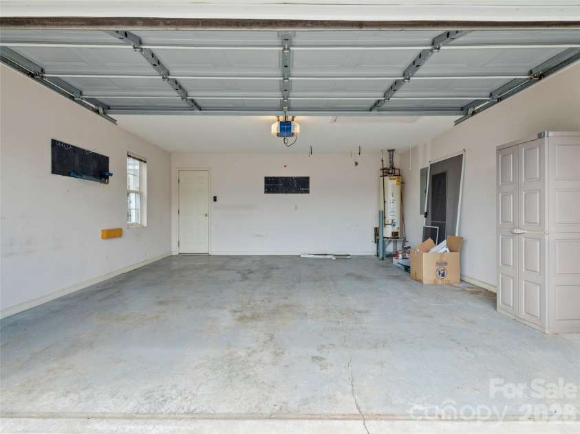 21 Heather Way, Candler, NC 28715.  MLS# CAR4423058, YatesRealty ID 17021. 